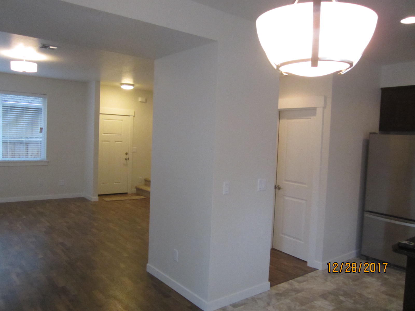 215 South C Street Phoenix, OR 97535 - Photo 5 of 23 217 C St For listing (6)