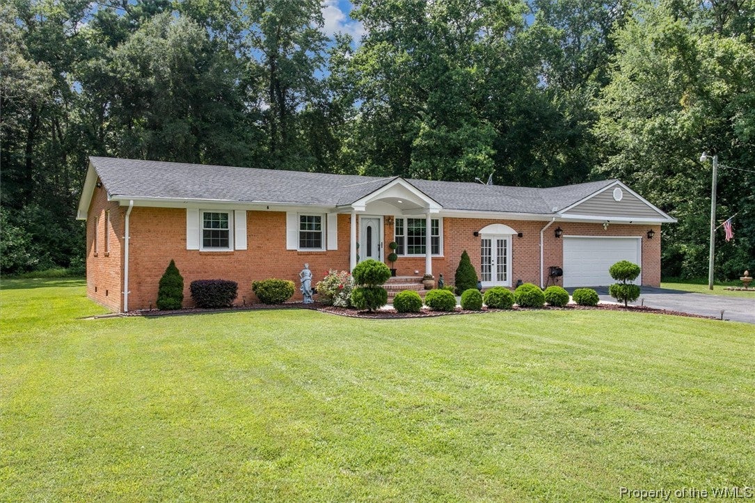259 Clubhouse Road Dendron, VA 23839 - Photo 3 of 50 Gallery Image 3