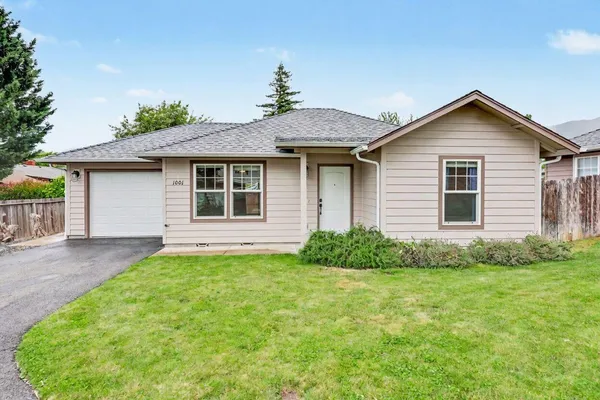 $649,000 | 1003 Southeast Grandview Avenue, Grants Pass, OR 97527