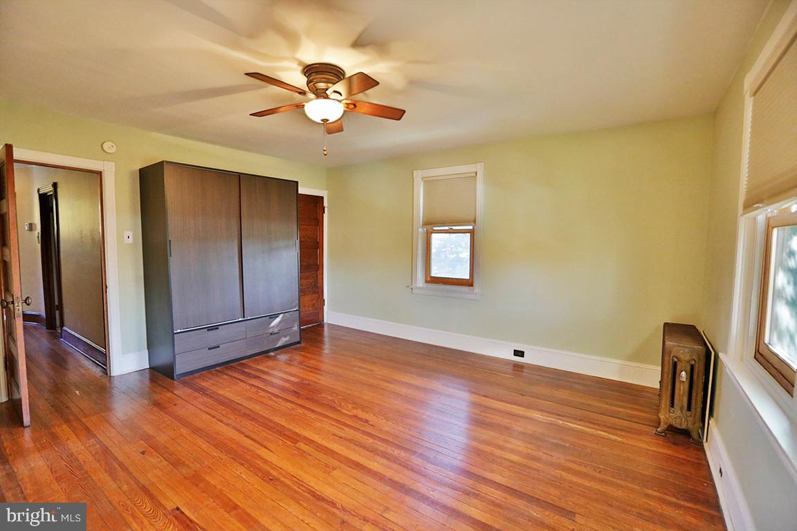 1911 Wynnewood Road Philadelphia, PA 19151 - Photo 19 of 29 3rd Floor Bedroom
