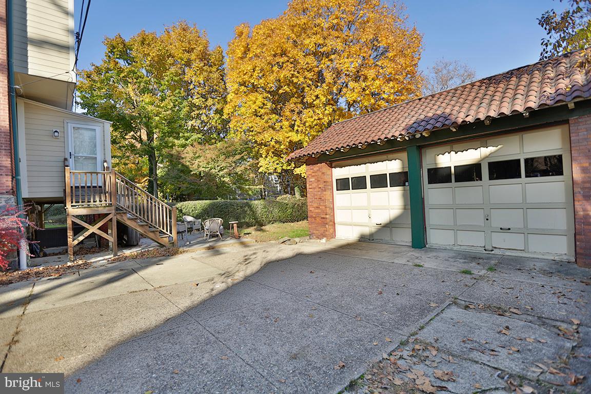 1911 Wynnewood Road Philadelphia, PA 19151 - Photo 25 of 29 Garages