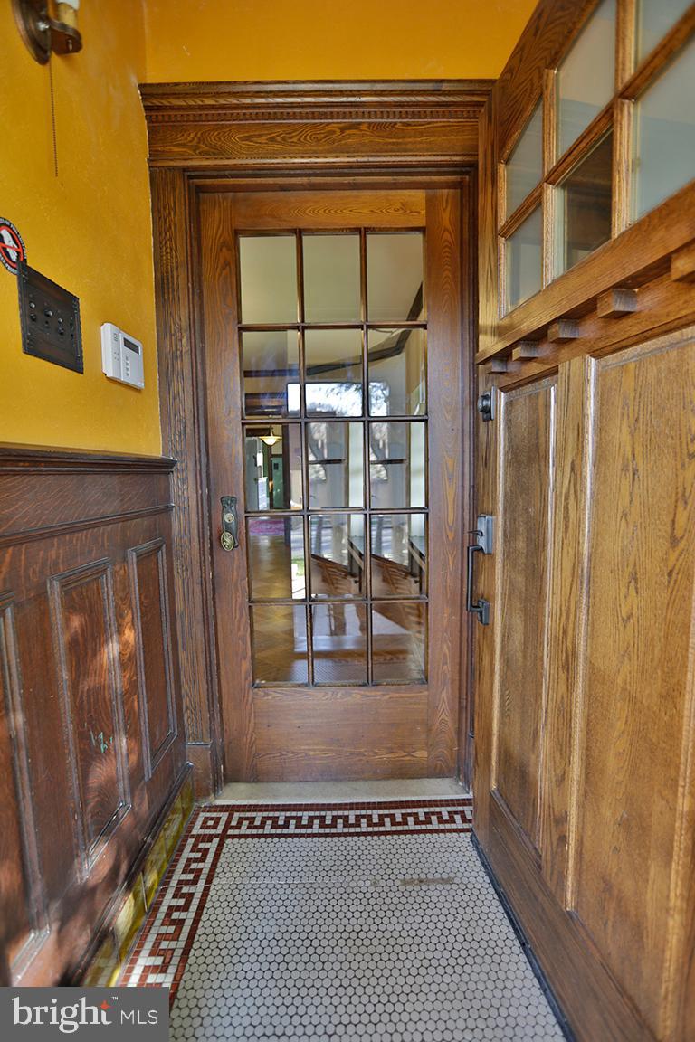 1911 Wynnewood Road Philadelphia, PA 19151 - Photo 4 of 29 Vestibule