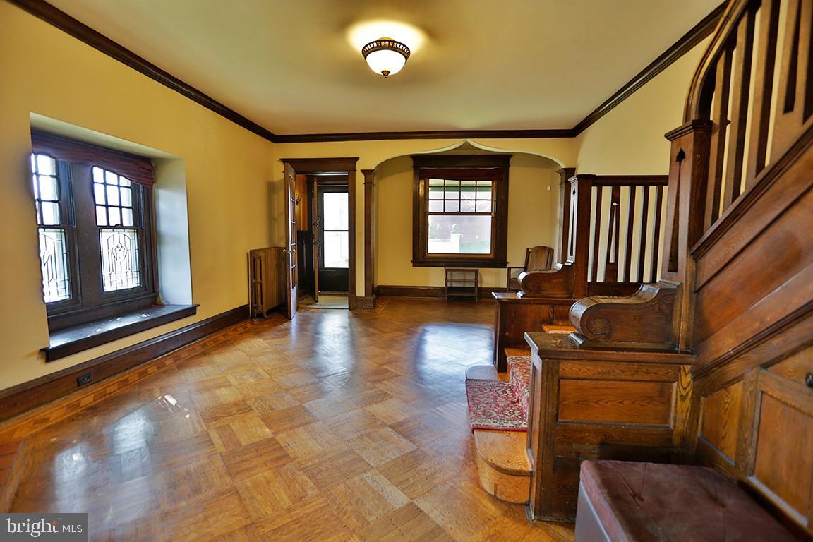 1911 Wynnewood Road Philadelphia, PA 19151 - Photo 6 of 29 Living Room