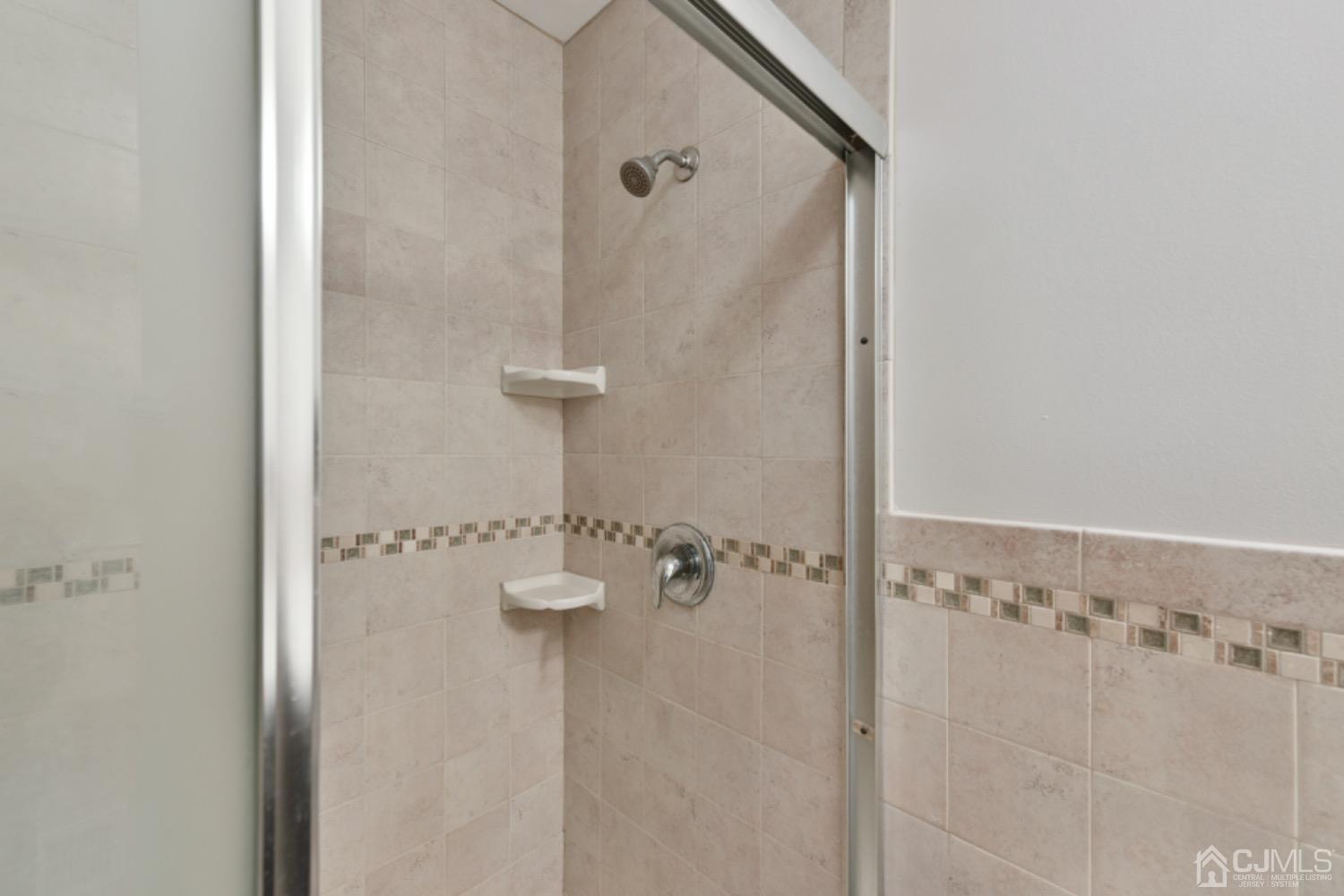 711 Old Post Road Edison, NJ 08817 - Photo 13 of 27 view of bathroom with shower