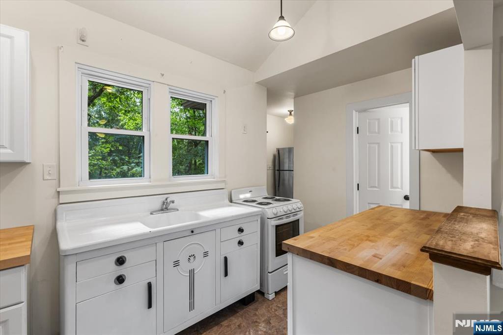 105 Shore Road Andover, NJ 07821 - Photo 16 of 39 Gallery Image 16