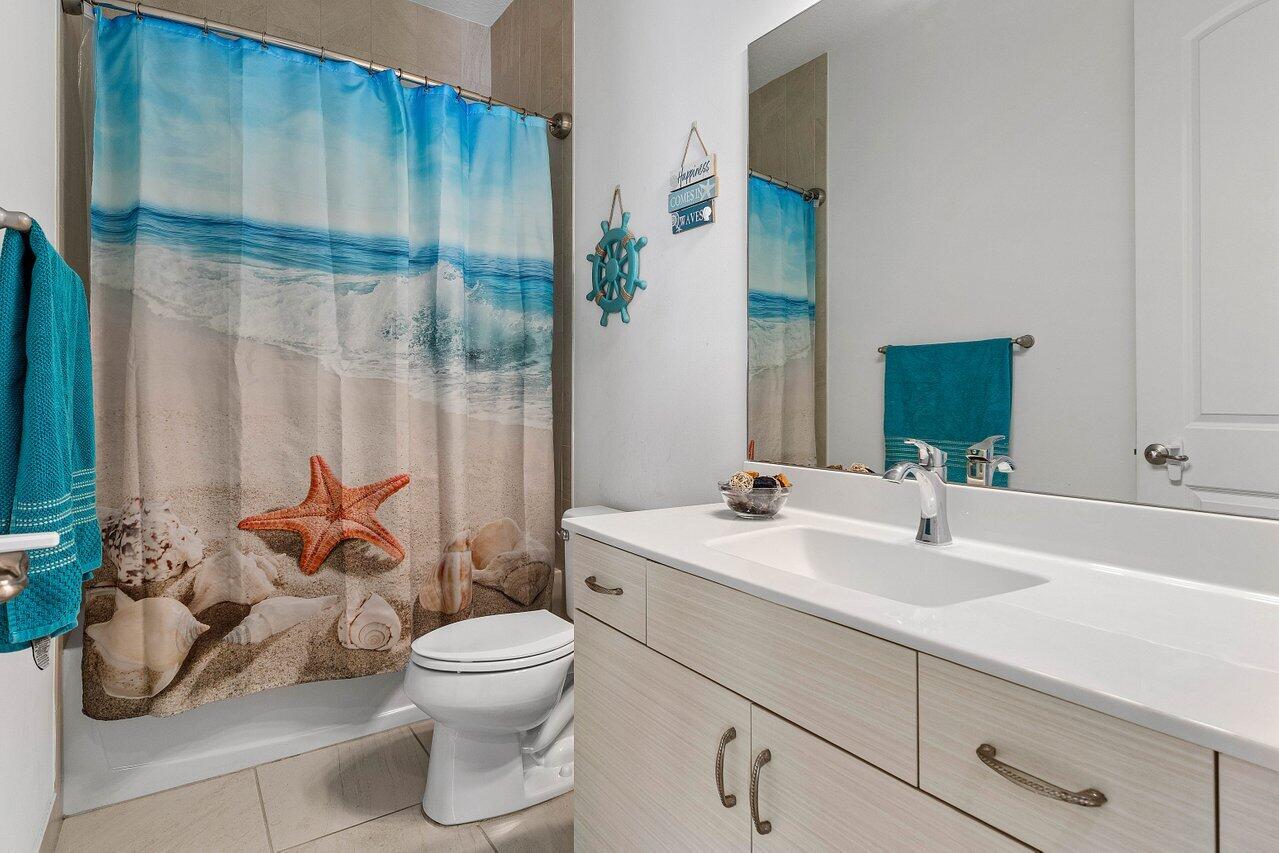 9481 Glider Way Boca Raton, FL 33428 - Photo 32 of 39 Bathroom 2