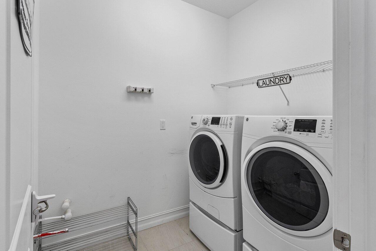 9481 Glider Way Boca Raton, FL 33428 - Photo 33 of 39 Laundry