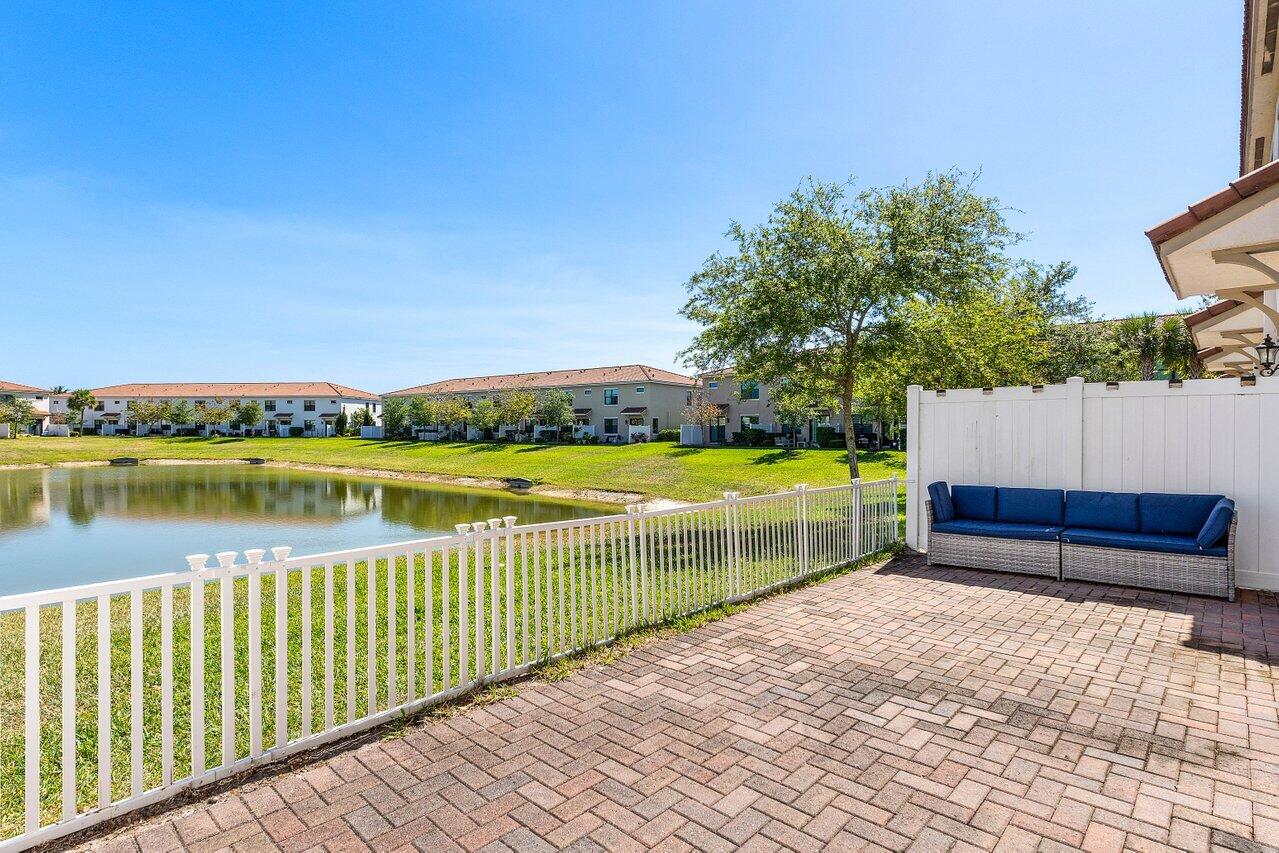9481 Glider Way Boca Raton, FL 33428 - Photo 34 of 39 Rear Yard