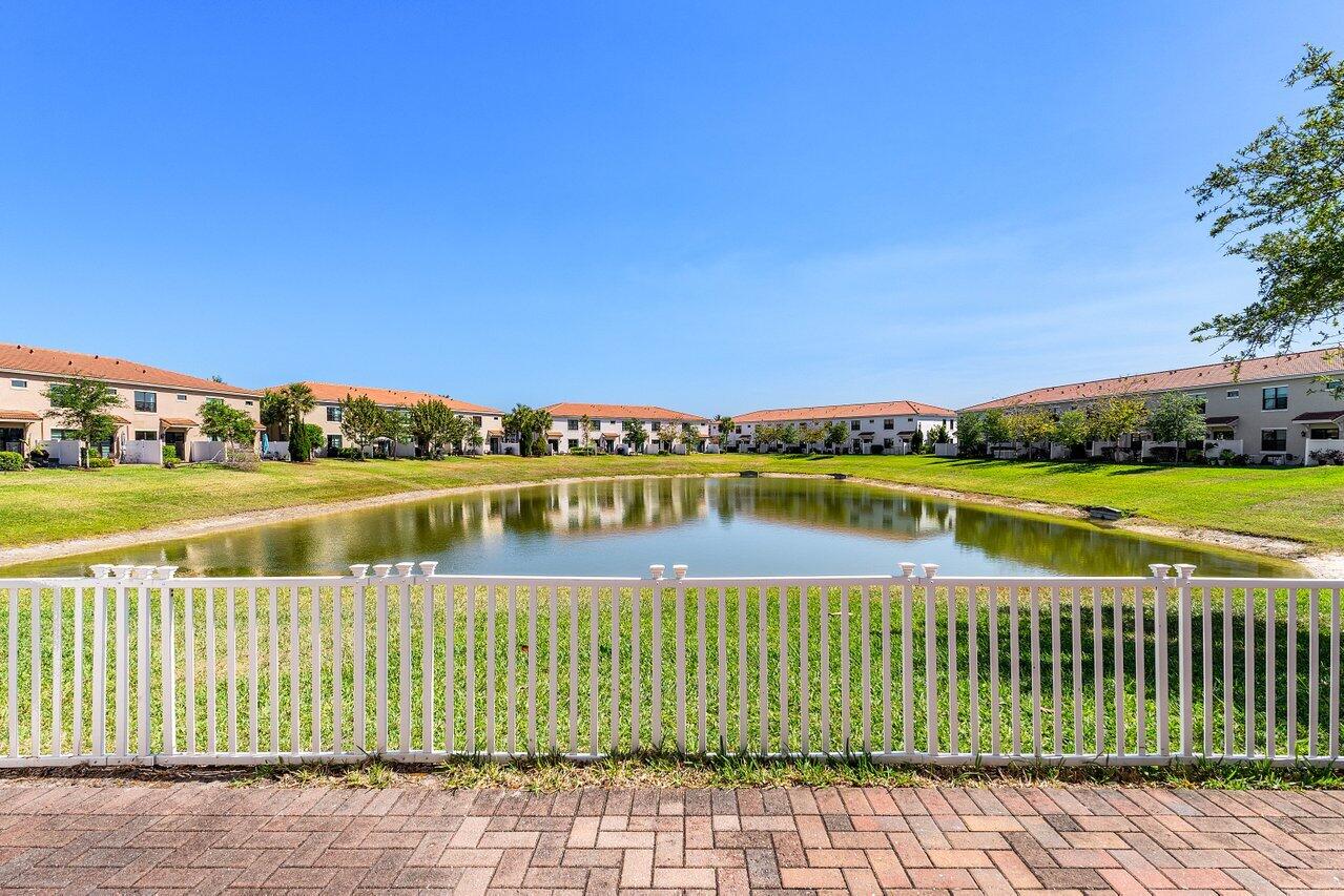 9481 Glider Way Boca Raton, FL 33428 - Photo 35 of 39 Rear Yard