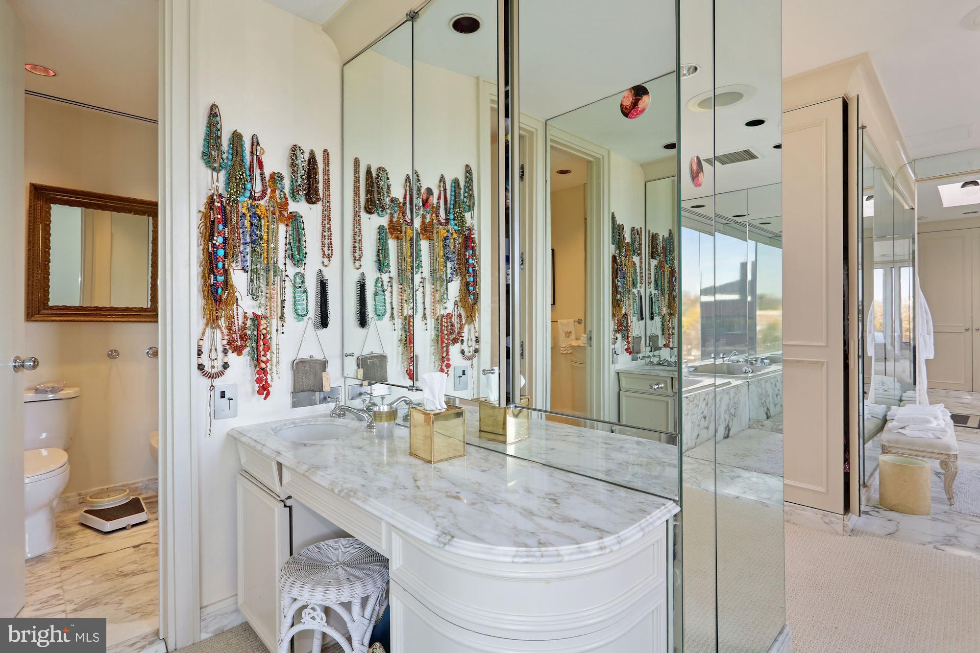 2501 M Street Northwest, Unit 717 Washington, DC 20037 - Photo 15 of 34 Private Dressing Room