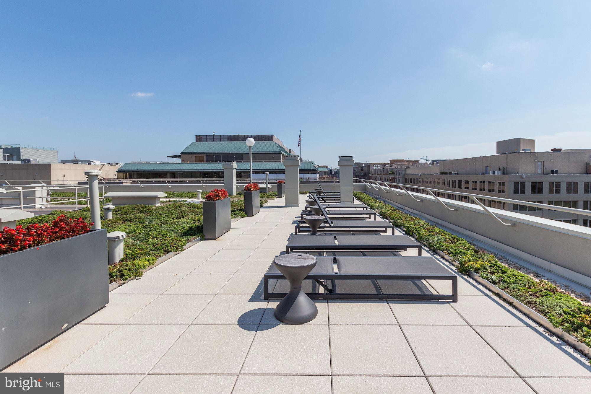 2501 M Street Northwest, Unit 717 Washington, DC 20037 - Photo 33 of 34 Sun Deck