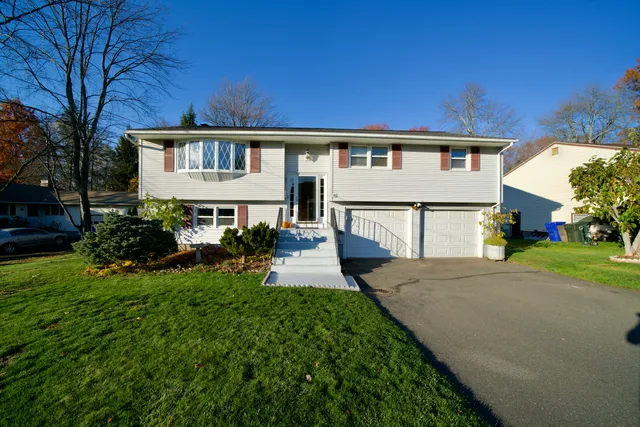 $442,000 | 18 Old Musket Drive, Newington, CT 06111