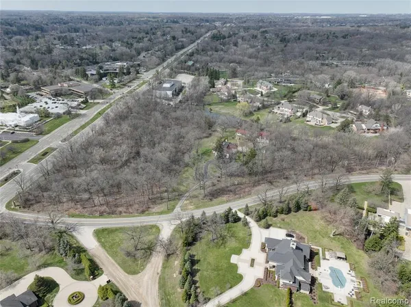$5,900,000 | 5044 Charing Cross Road, Bloomfield Hills, MI 48304