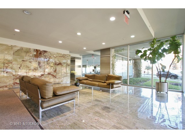 800 Elgin Road, Unit 1317 Evanston, IL 60201 - Photo 2 of 10