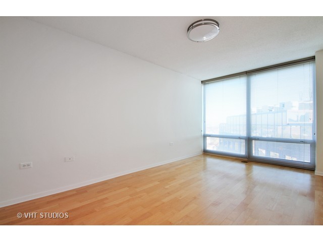 800 Elgin Road, Unit 1317 Evanston, IL 60201 - Photo 6 of 10