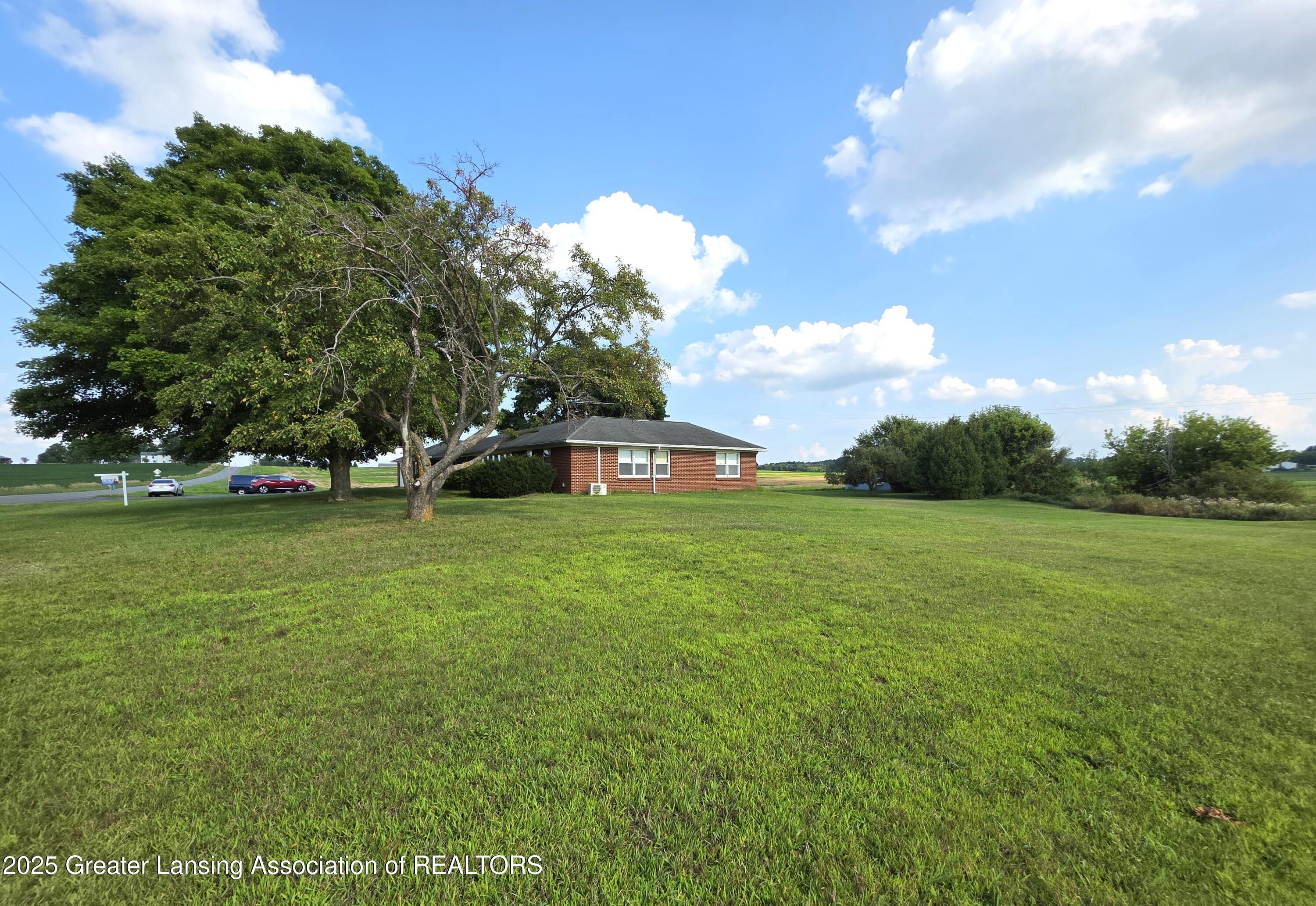 2223 Harper Road Mason, MI 48854 - Photo 4 of 26 Right Side