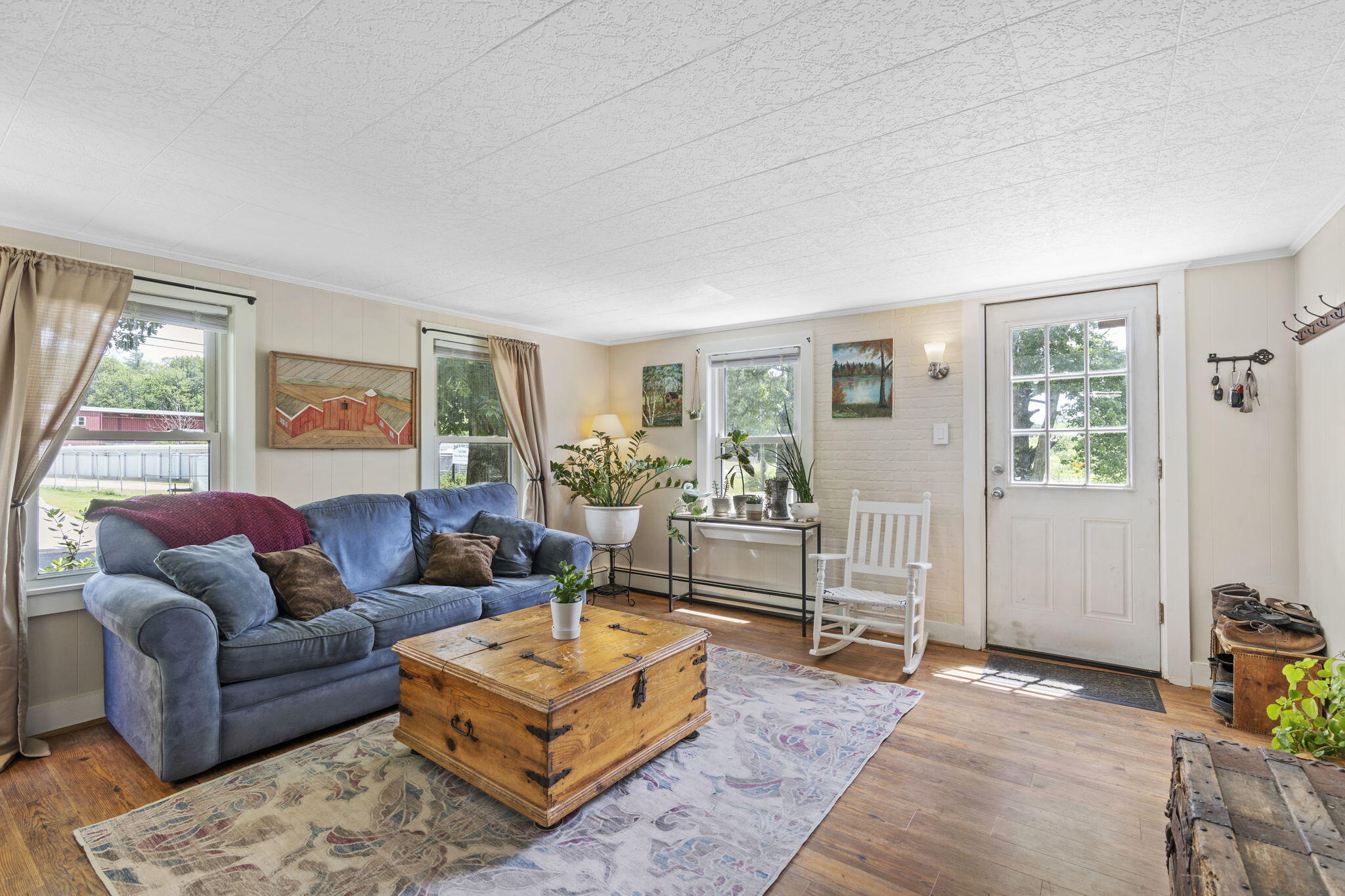 402 Roosevelt Trail Windham, ME 04062 - Photo 6 of 18 Living Room