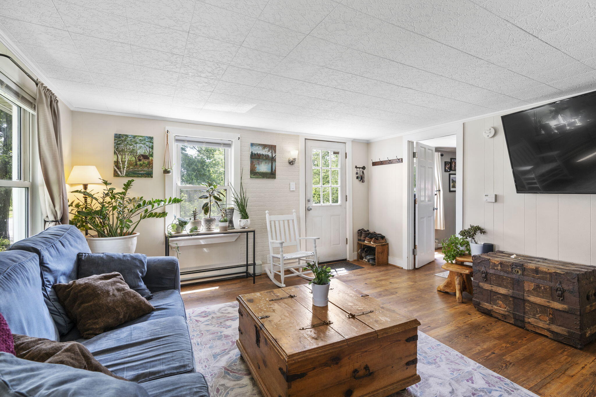 402 Roosevelt Trail Windham, ME 04062 - Photo 7 of 18 Living Room