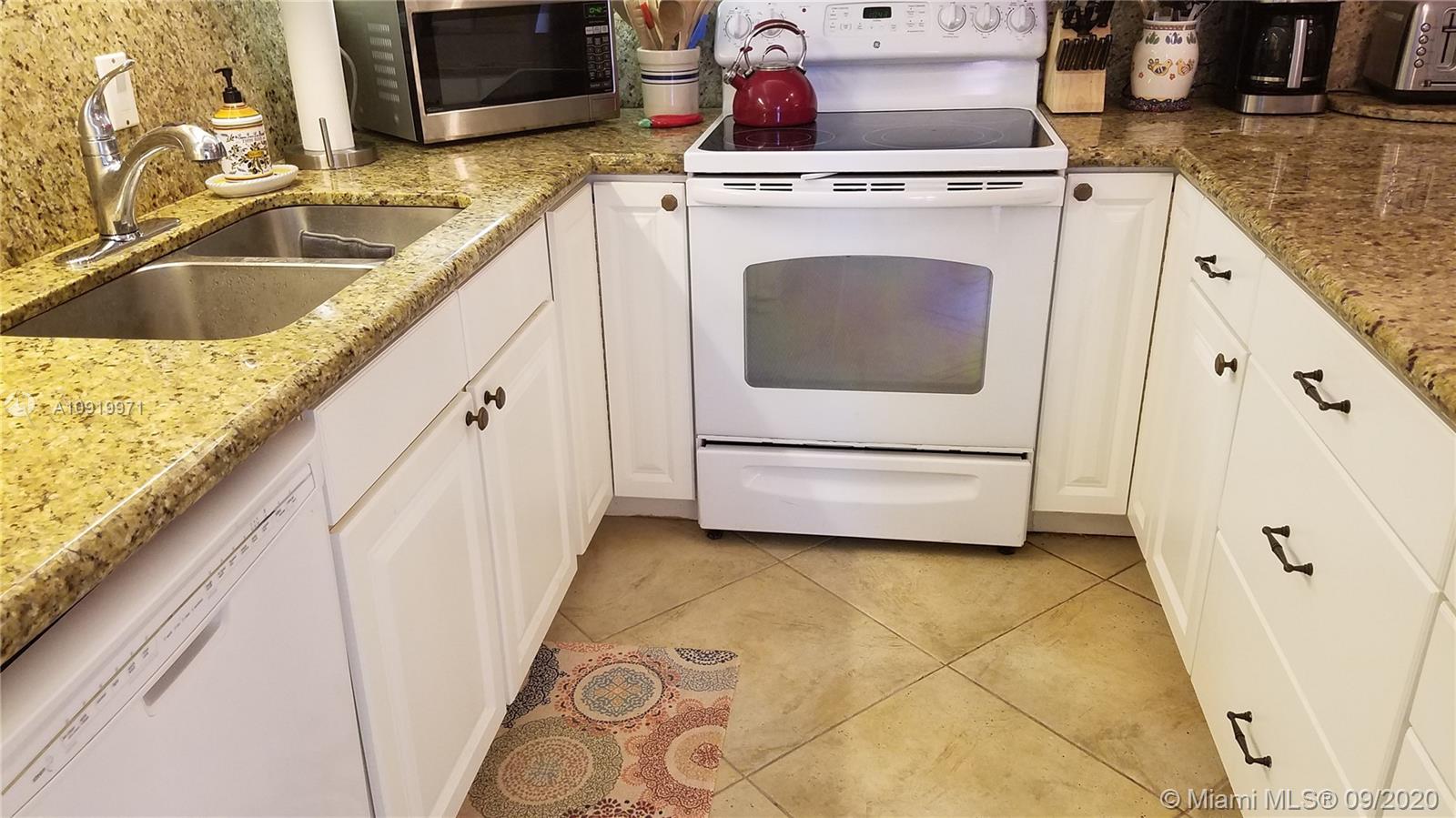 825 Center Street, Unit 36A Jupiter, FL 33458 - Photo 7 of 31