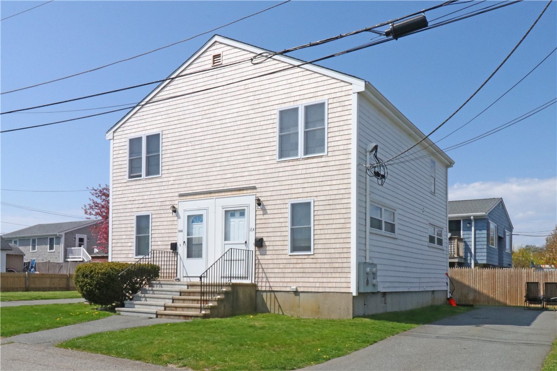 16 Race Street, Unit 2 Middletown, RI 02842 - Photo 3 of 26
