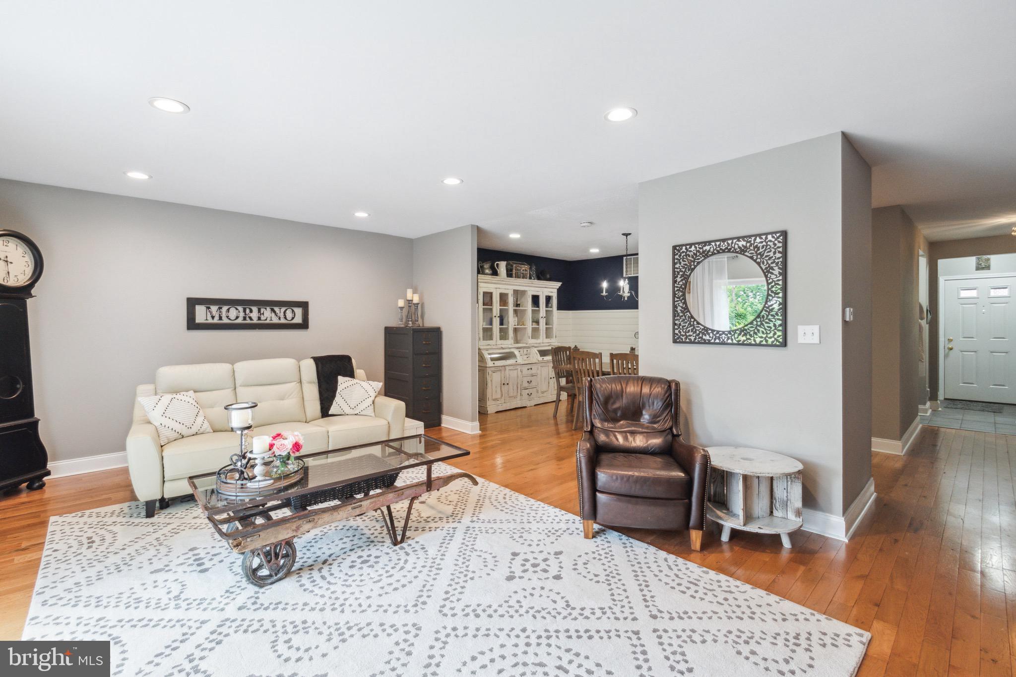 2314 Wonderview Road Lutherville-Timonium, MD 21093 - Photo 16 of 46 Living Room