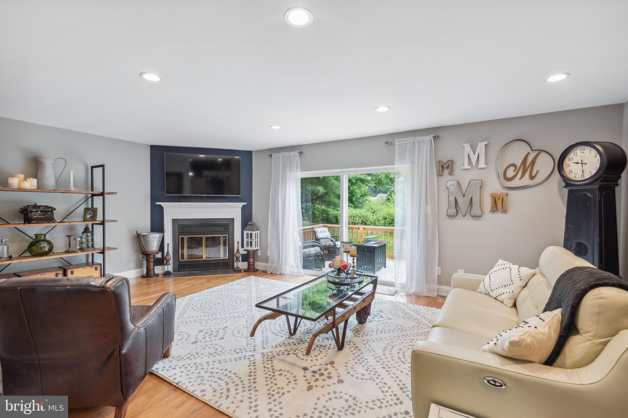 2314 Wonderview Road Lutherville-Timonium, MD 21093 - Photo 18 of 46 Living Room with Large Slider to Deck