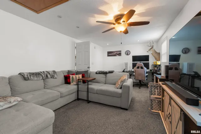 $139,900 | 213 North Eisele Drive, Peoria, IL 61604