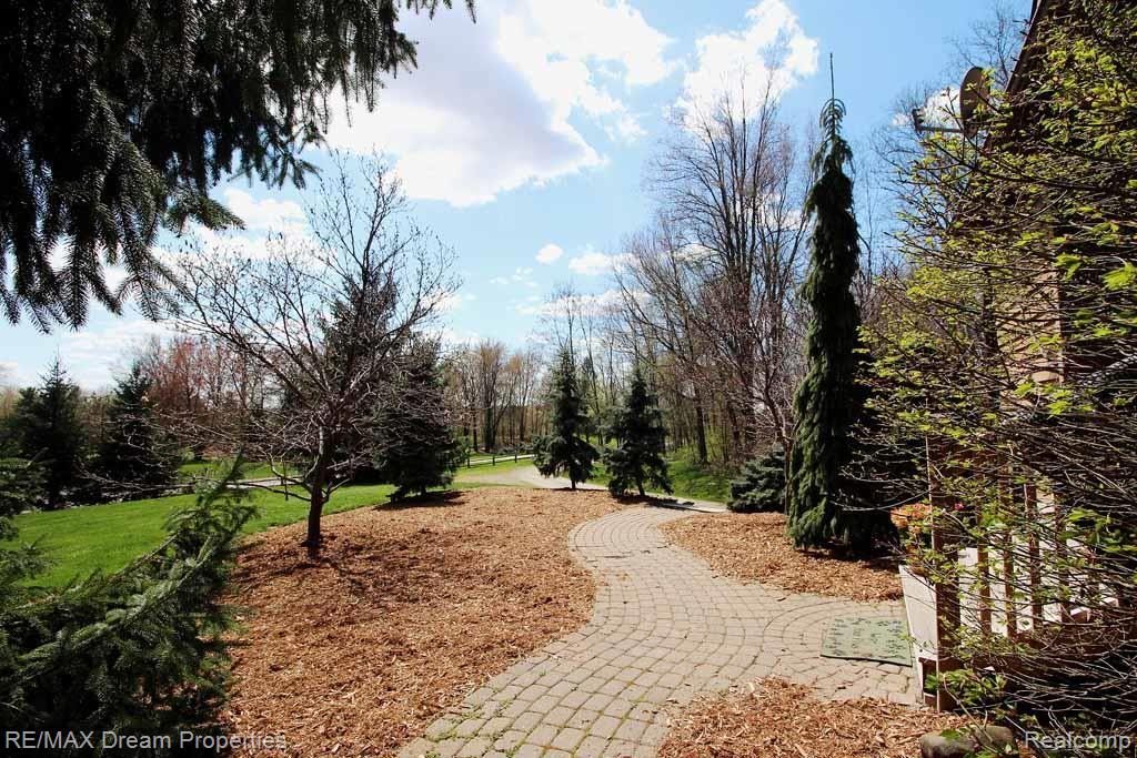 5276 Green Road Fenton, MI 48430 - Photo 23 of 23 Beautiful Grounds