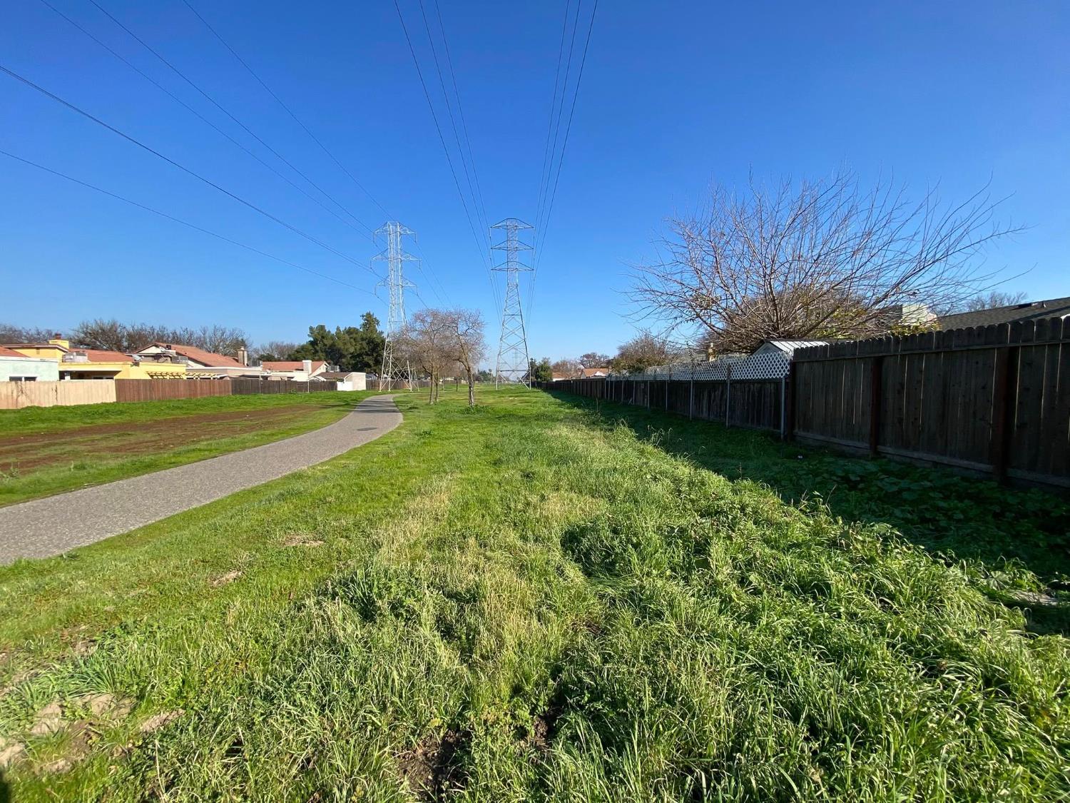 1201 Chateaugay Drive Modesto, CA 95356 - Photo 30 of 32 a view of a backyard