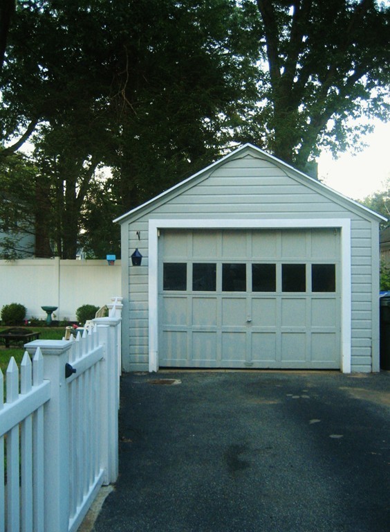 229 Chalmers Street Springfield, MA 01118 - Photo 18 of 21