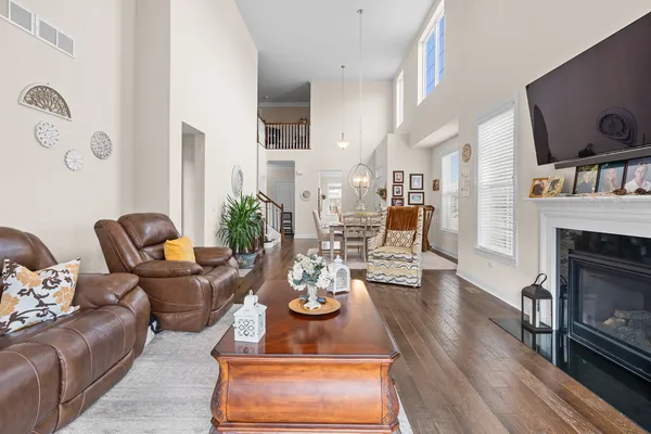 $449,000 | 1265 Falcon Ridge Drive, Elgin, IL 60124