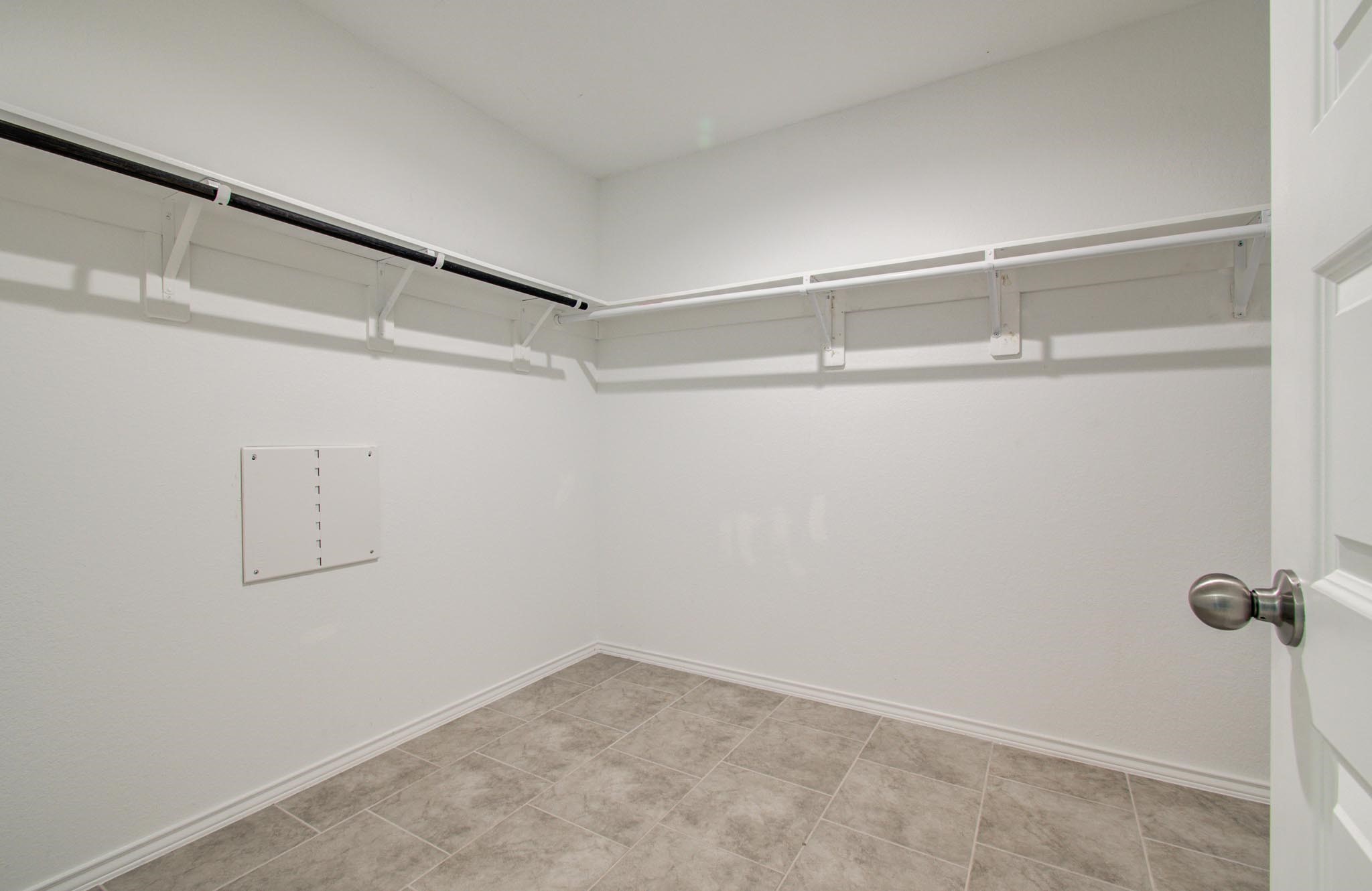 7527 Cynomys Court Rosharon, TX 77583 - Photo 25 of 29 Primary Closet