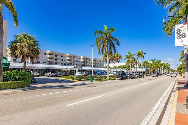 $5,000 | 6767 Collins Avenue, Unit 1905, Miami Beach, FL 33141