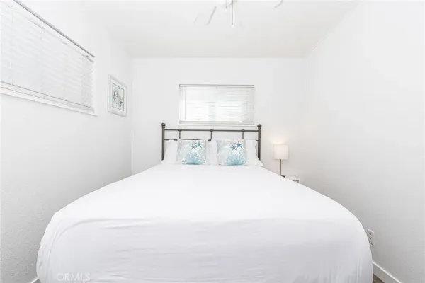 $4,395 | 210 36th Street, Newport Beach, CA 92663