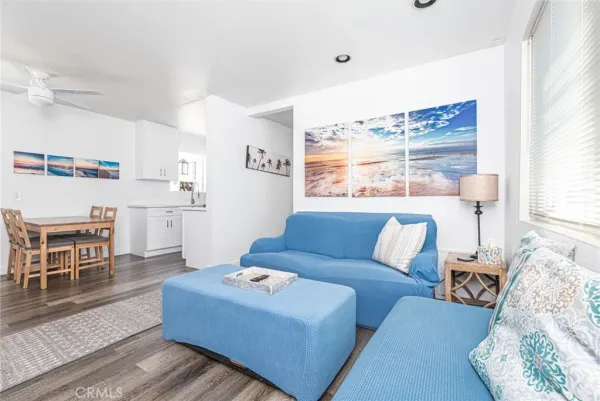 $4,395 | 210 36th Street, Newport Beach, CA 92663