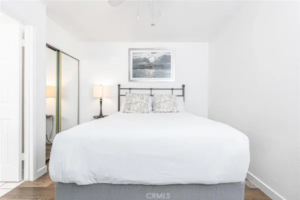 $4,395 | 210 36th Street, Newport Beach, CA 92663