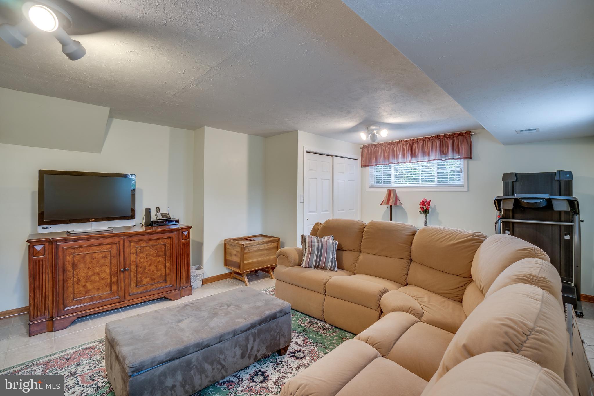 6904 Gilbert Street Springfield, VA 22150 - Photo 32 of 44