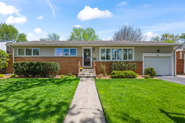 $479,000 | 827 North Gibbons Avenue, Arlington Heights, IL 60004