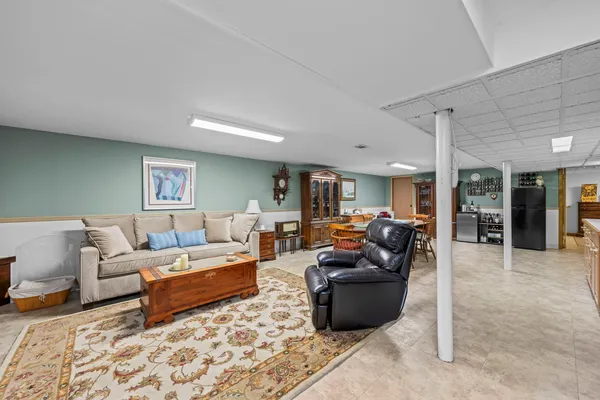 $479,000 | 827 North Gibbons Avenue, Arlington Heights, IL 60004