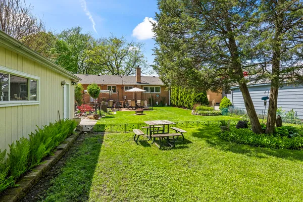 $479,000 | 827 North Gibbons Avenue, Arlington Heights, IL 60004