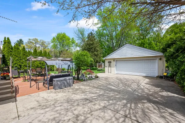 $479,000 | 827 North Gibbons Avenue, Arlington Heights, IL 60004