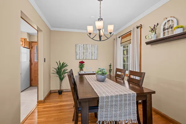 $479,000 | 827 North Gibbons Avenue, Arlington Heights, IL 60004