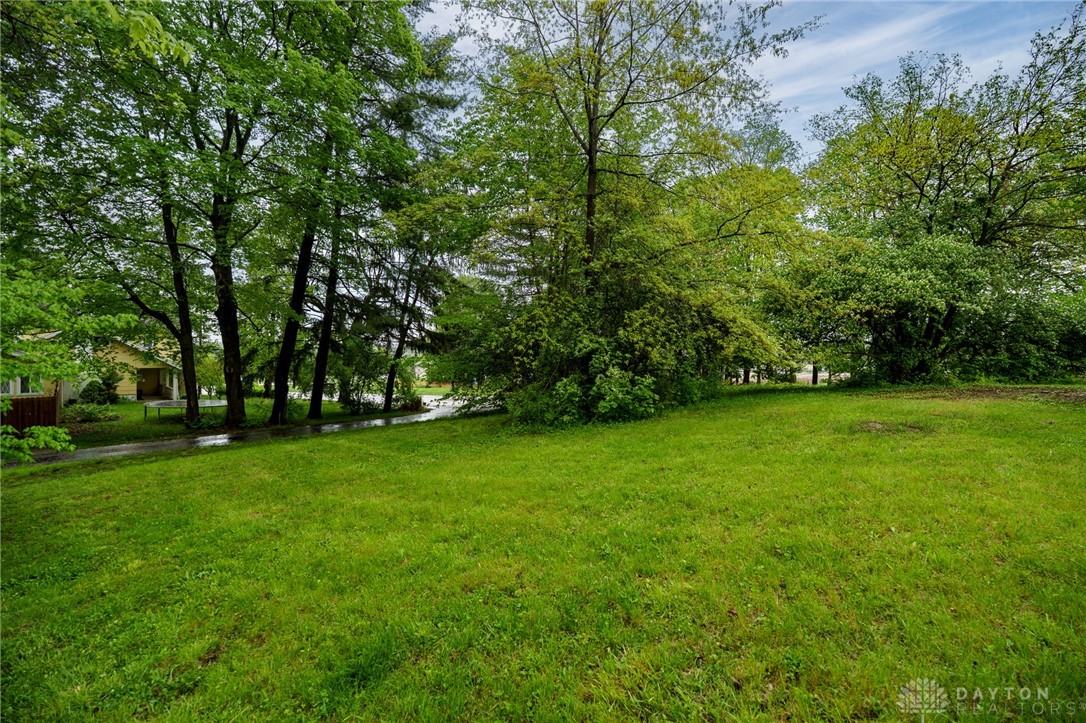 599 North Fairfield Road Dayton, OH 45430 - Photo 29 of 33