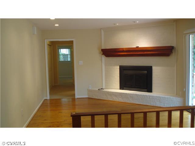 2590 Broadstreet Road Gum Spring, VA 23065 - Photo 6 of 9 a black and white photo of a living room
