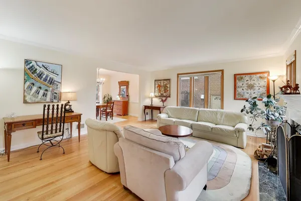 $625,000 | 6621 North Keating Avenue, Lincolnwood, IL 60712