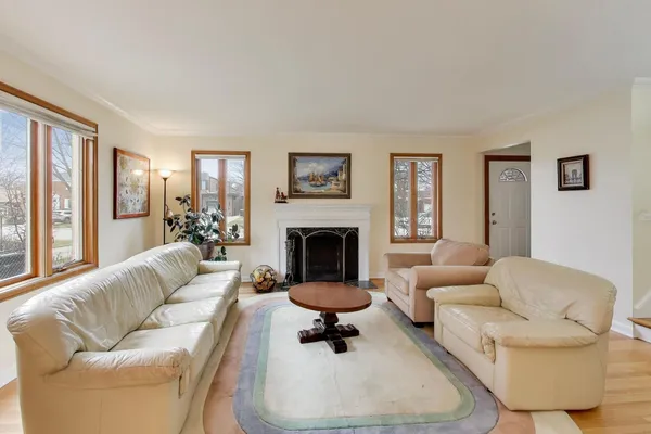 $625,000 | 6621 North Keating Avenue, Lincolnwood, IL 60712