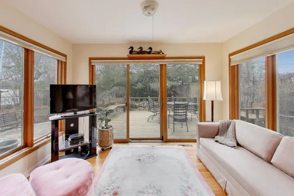 $625,000 | 6621 North Keating Avenue, Lincolnwood, IL 60712