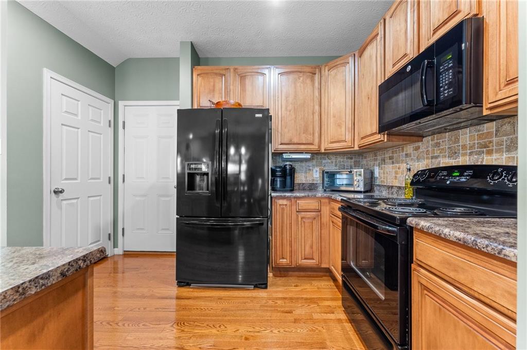 282 Maple Ridge Drive Canonsburg, PA 15317 - Photo 13 of 42 Gallery Image 13