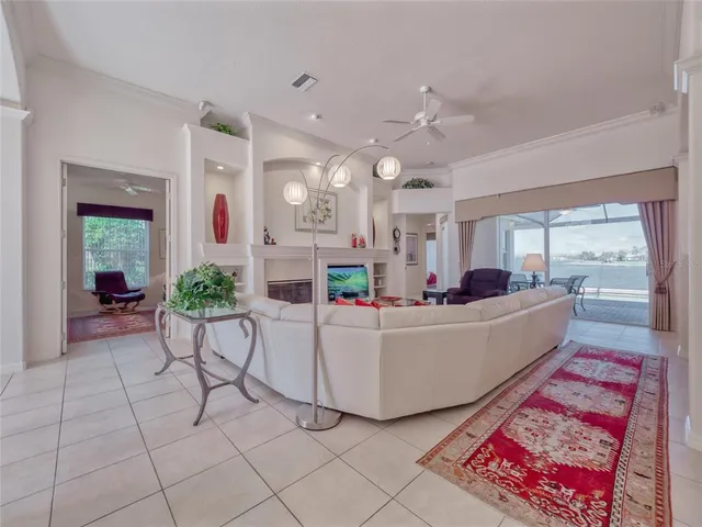 $955,000 | 6631 Waters Edge Way, Lakewood Ranch, FL 34202