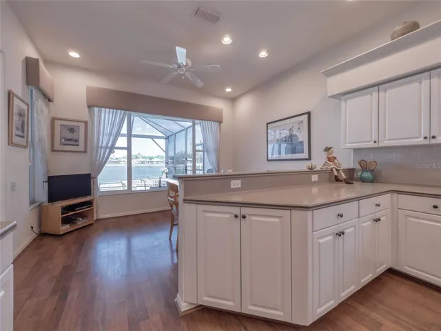 $955,000 | 6631 Waters Edge Way, Lakewood Ranch, FL 34202